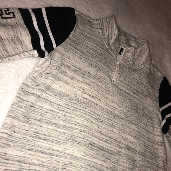 Inspired Hearts Pullover - Picture 3 of 6